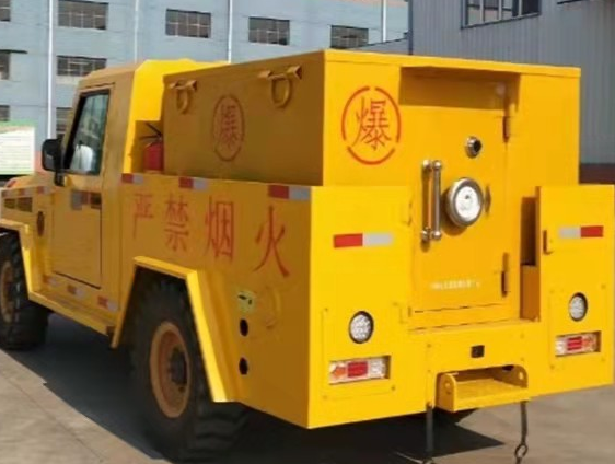 长葛凯龙爆破器材运输车：保障爆破任务的安全运行