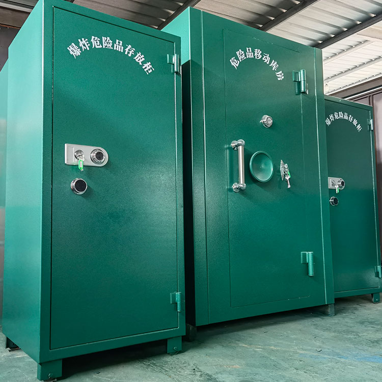 长葛危险品存放柜(危险品存放箱)为什么能防火防爆?科学防爆机制与安全保障功能解析